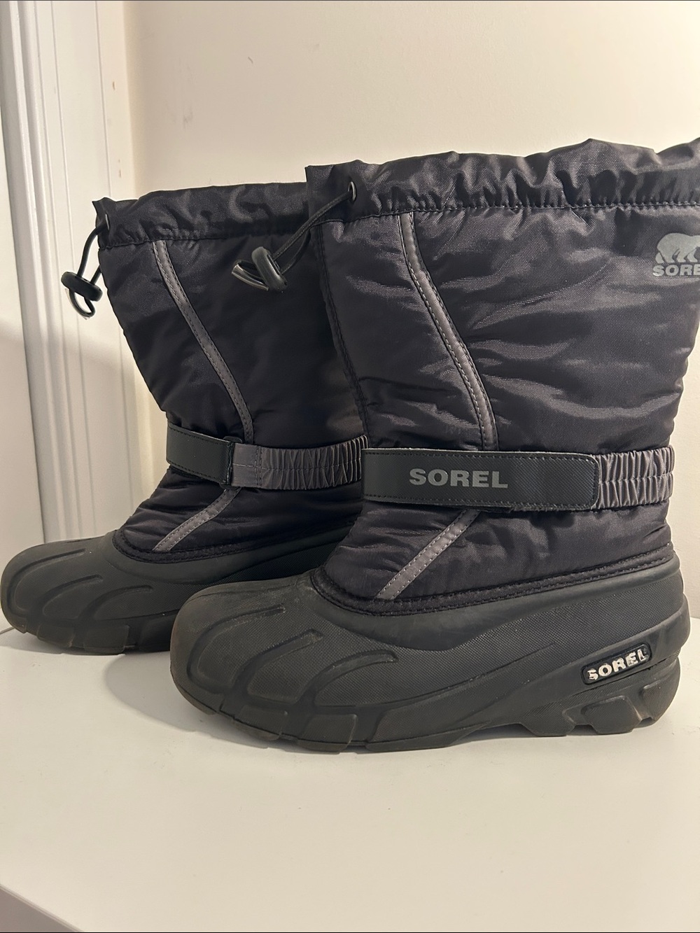 Kids Sorel winter boots size 6